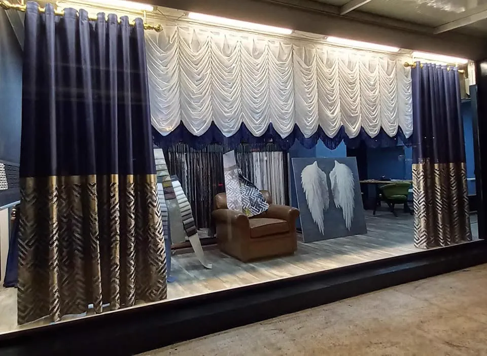 Mağaza & showroom vitrini — özel teklif